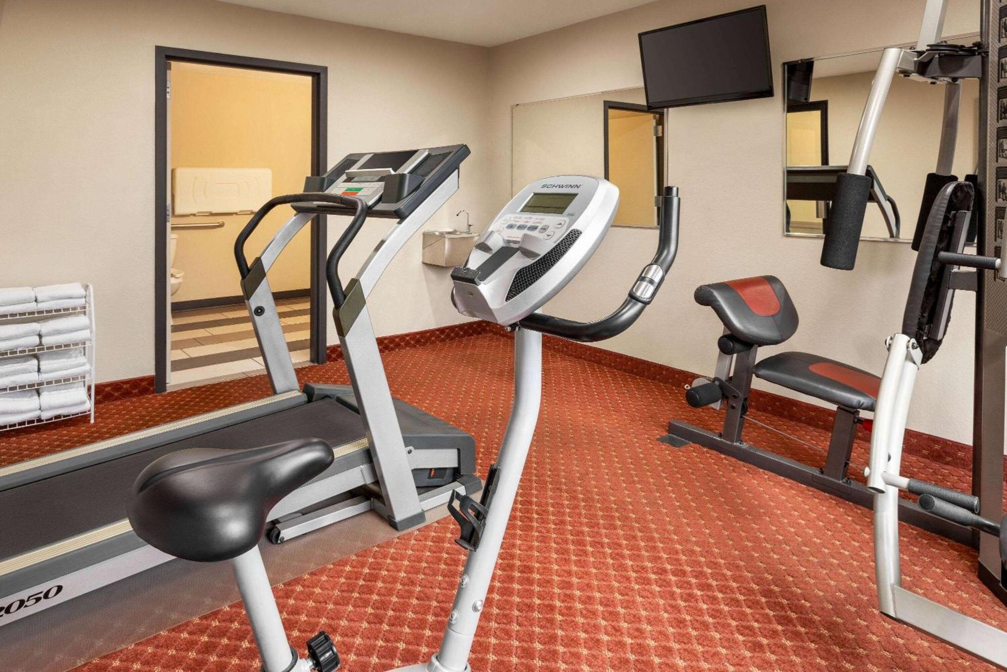 Baymont By Wyndham Cedar Rapids Otel Dış mekan fotoğraf
