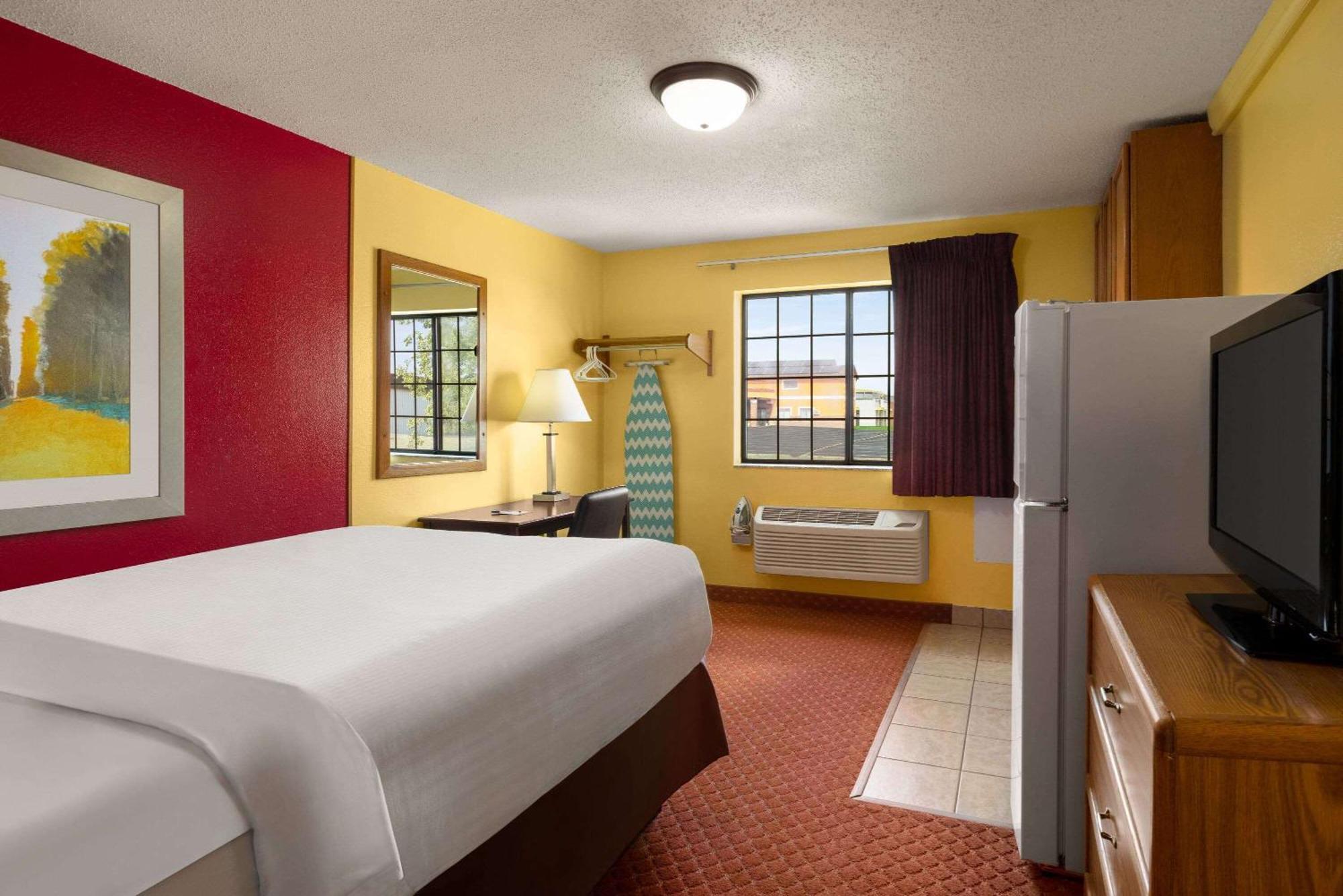 Baymont By Wyndham Cedar Rapids Otel Dış mekan fotoğraf