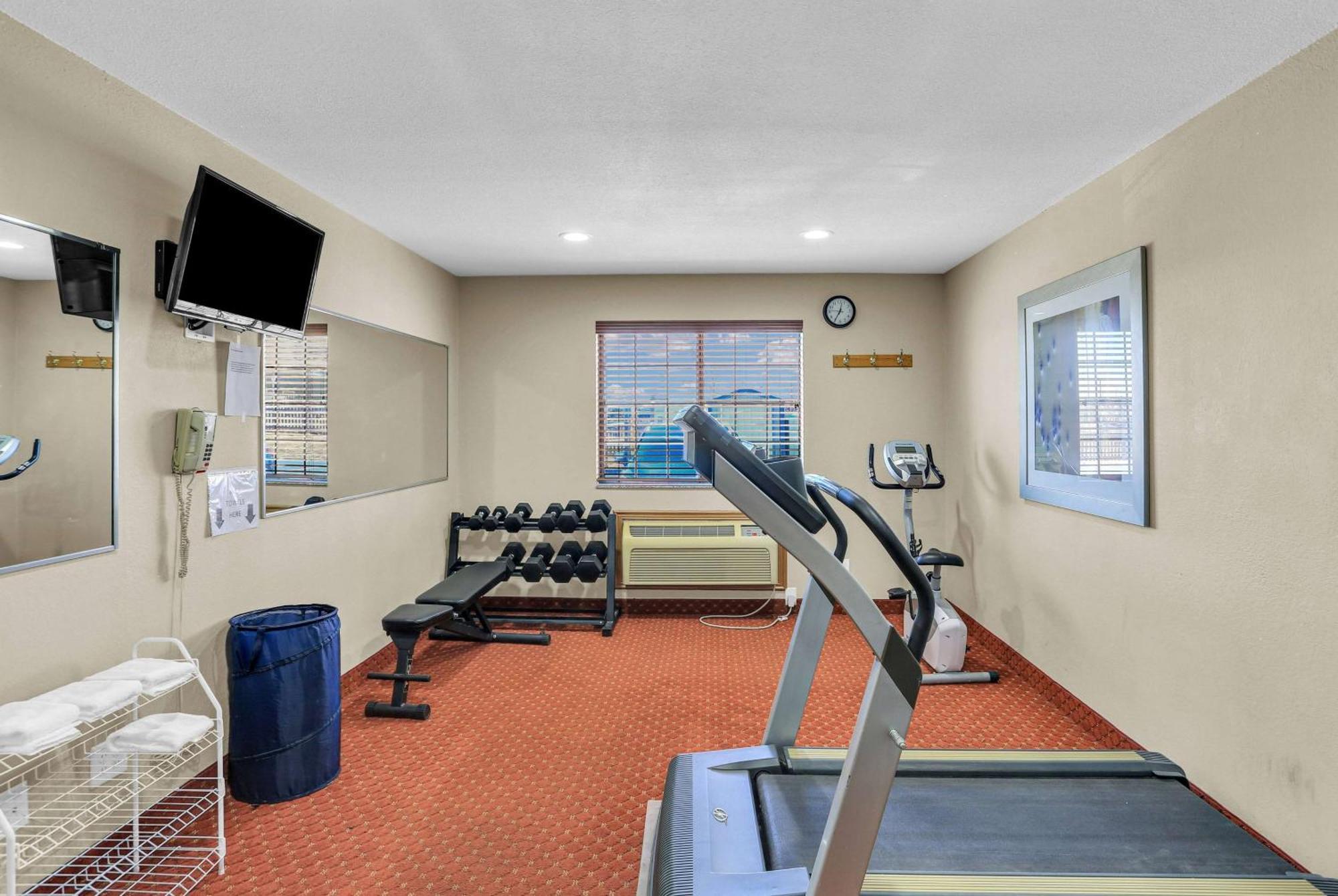 Baymont By Wyndham Cedar Rapids Otel Dış mekan fotoğraf