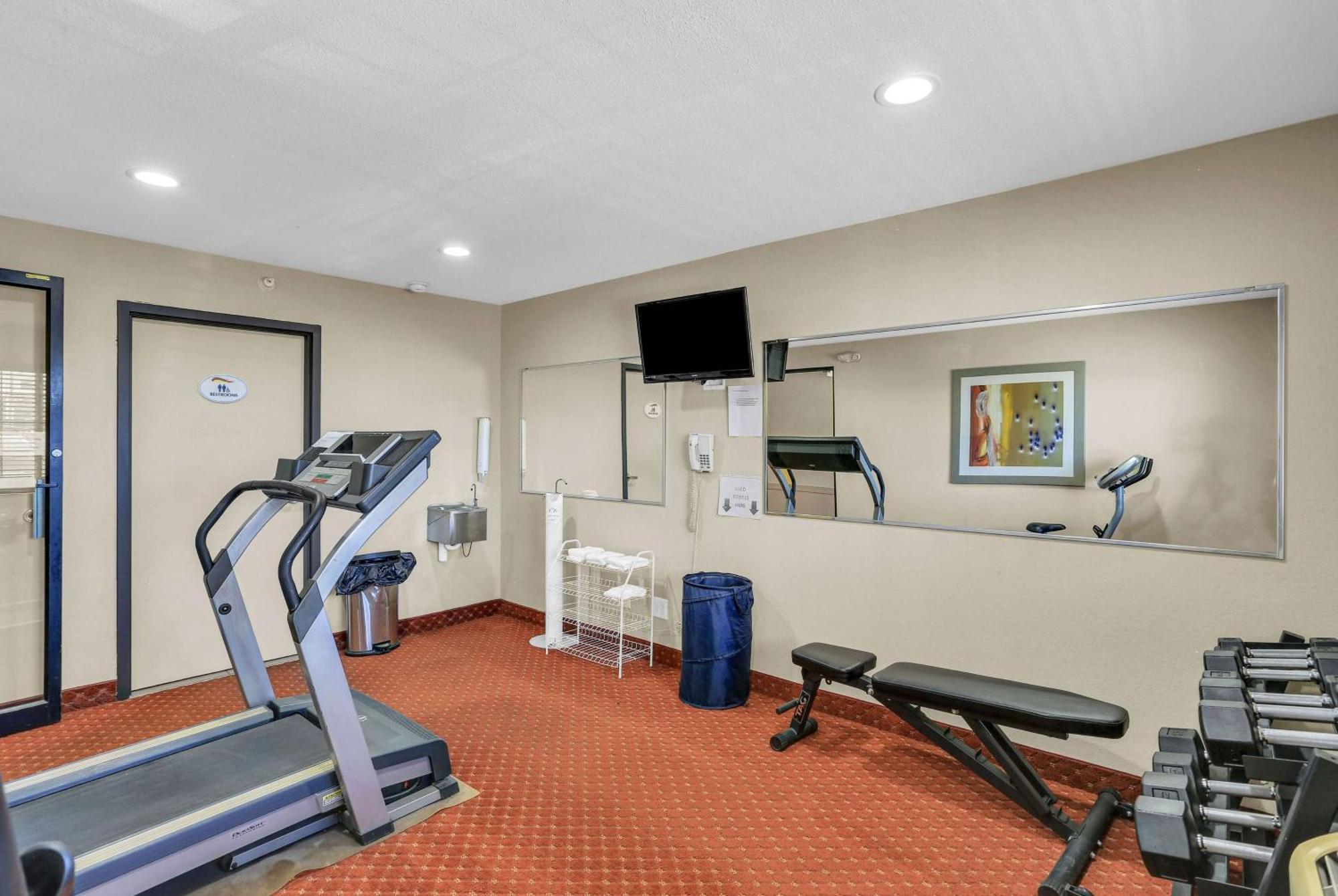Baymont By Wyndham Cedar Rapids Otel Dış mekan fotoğraf