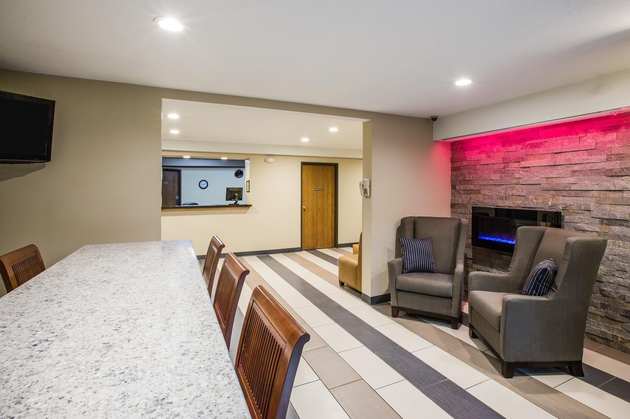 Baymont By Wyndham Cedar Rapids Otel Dış mekan fotoğraf
