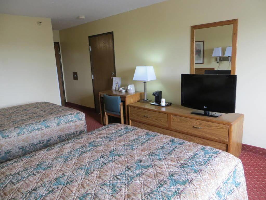 Baymont By Wyndham Cedar Rapids Otel Dış mekan fotoğraf
