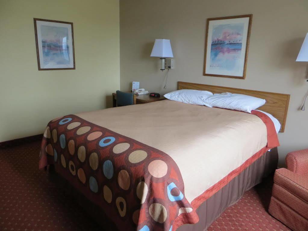 Baymont By Wyndham Cedar Rapids Otel Dış mekan fotoğraf